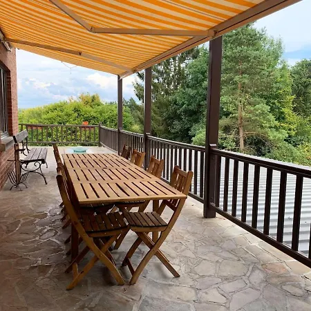 4 Bedrooms House With Enclosed Garden And Wifi At *